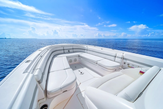 Intrepid Boats 327 Center Console usata in vendita