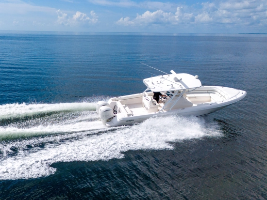 Intrepid Boats 327 Center Console usata in vendita
