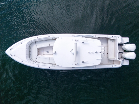 Intrepid Boats 327 Center Console usata in vendita