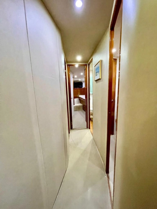 Viking Yachts 52 Convertible usata in vendita