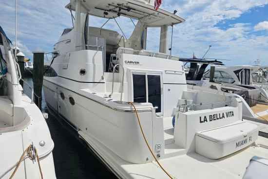 Carver 444 Cockpit Motor Yacht usado à venda