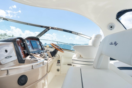 Sea Ray Sundancer 420 usata in vendita