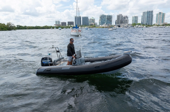 Trident 16 RIB usado à venda
