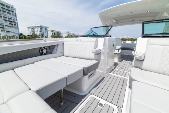 Sea Ray SLX 350 Outboard usata in vendita