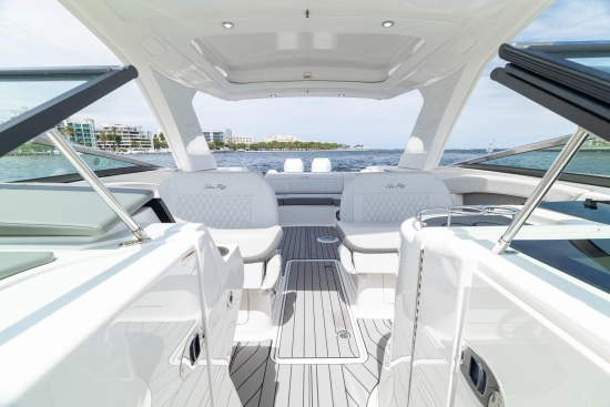 Sea Ray SLX 350 Outboard usata in vendita