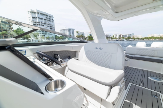 Sea Ray SLX 350 Outboard usata in vendita