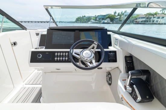 Sea Ray SLX 350 Outboard usata in vendita
