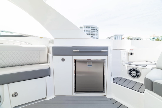 Sea Ray SLX 350 Outboard usata in vendita