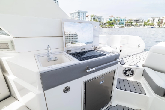 Sea Ray SLX 350 Outboard usata in vendita
