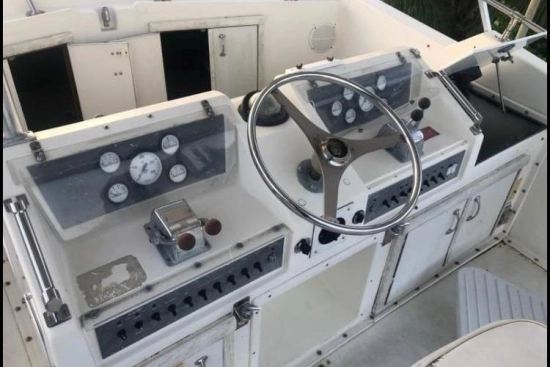 Hatteras Yachts 36 Convertible usata in vendita
