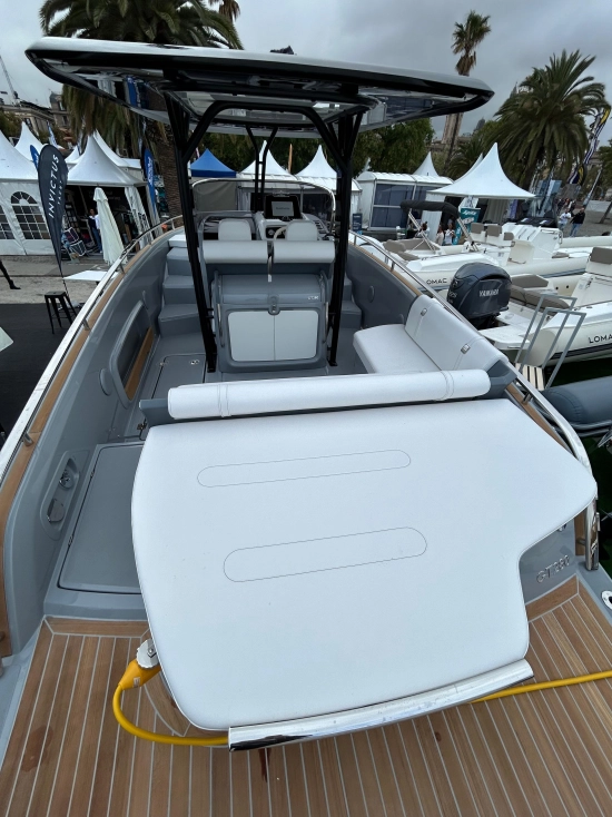 Invictus Yacht GT280 nuevo en venta