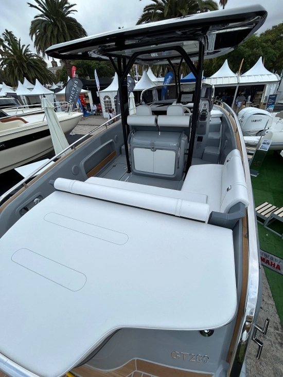 Invictus Yacht GT280 brand new for sale