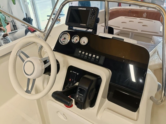 Invictus Yacht CAPOFORTE FX190 brand new for sale