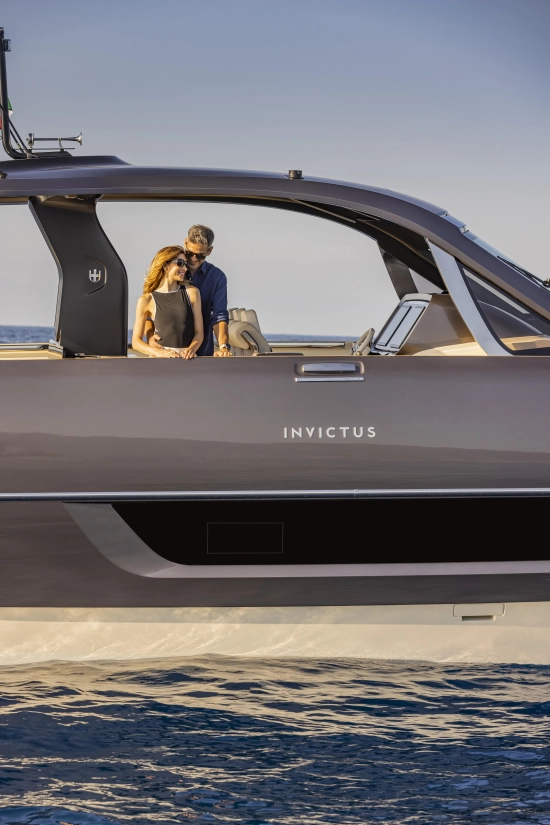 Invictus Yacht TT460 neuf à vendre
