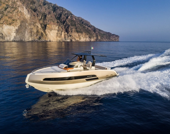 Invictus Yacht GT320 brand new for sale