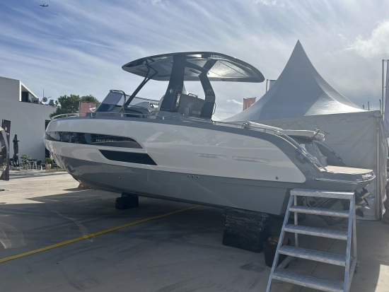 Invictus Yacht Gt320 novos à venda