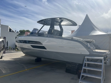 Invictus Yacht Gt320 nuova in vendita