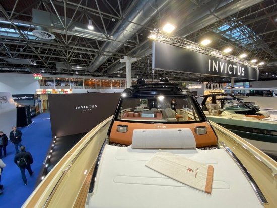 Invictus Yacht Tt 420 nuova in vendita