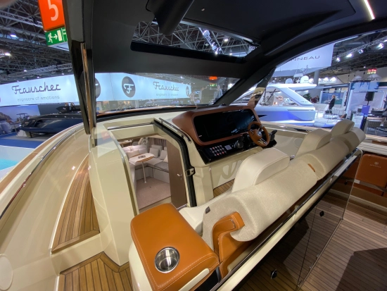 Invictus Yacht Tt 420 nuova in vendita