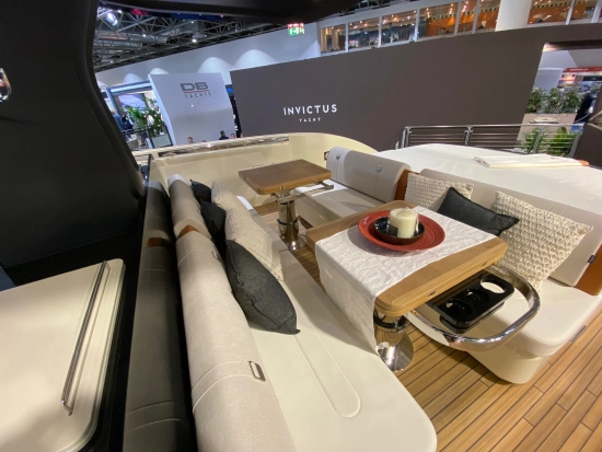 Invictus Yacht Tt 420 nuova in vendita