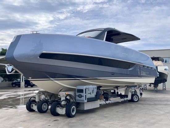 Invictus Yacht Tt 420 nuova in vendita