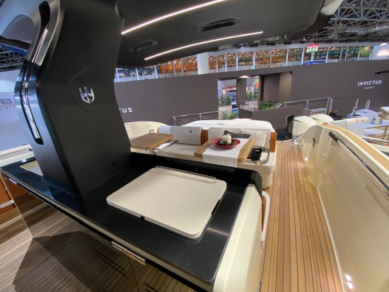 Invictus Yacht Tt 420 nuova in vendita