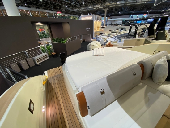 Invictus Yacht Tt 420 nuova in vendita