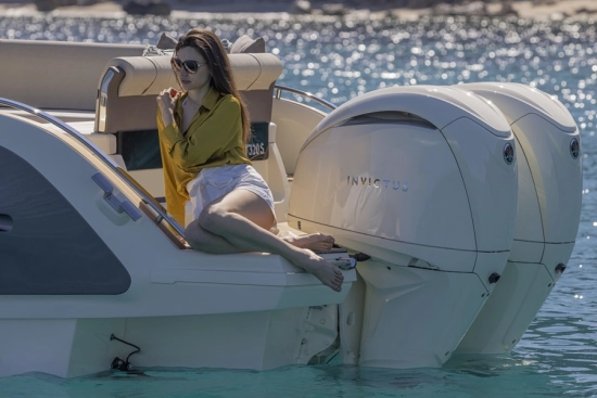 Invictus Yacht Gt 320 S nuova in vendita