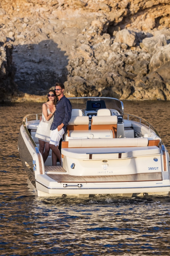 Invictus Yacht Gt 280 nuevo en venta