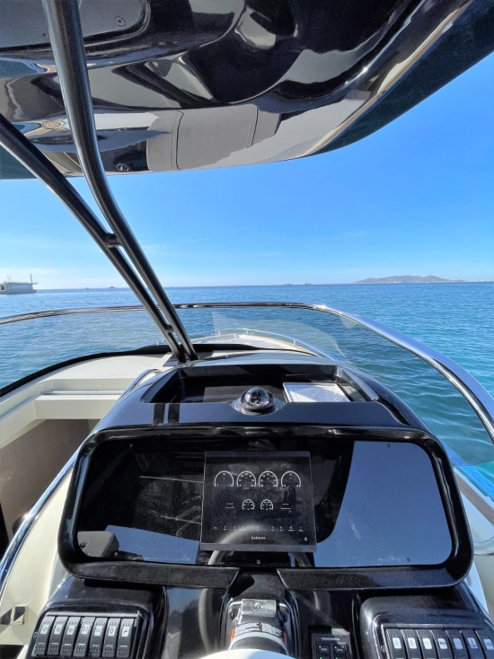 Invictus Yacht GT 320 de segunda mano en venta