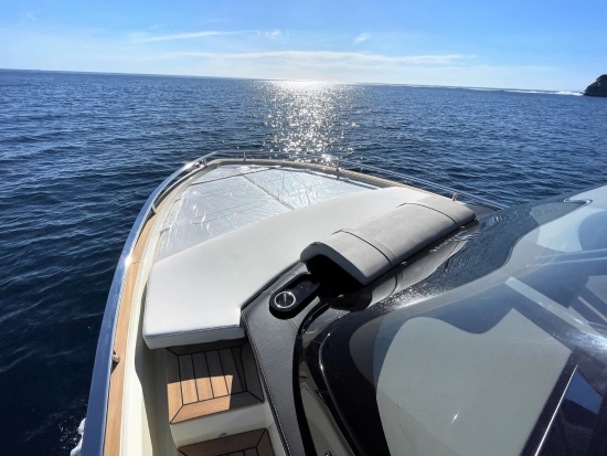 Invictus Yacht GT 320 de segunda mano en venta