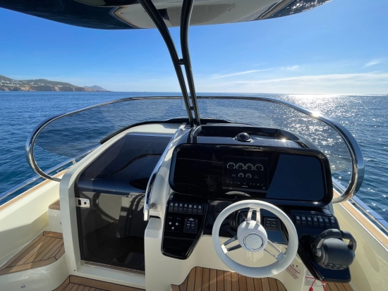 Invictus Yacht GT 320 de segunda mano en venta