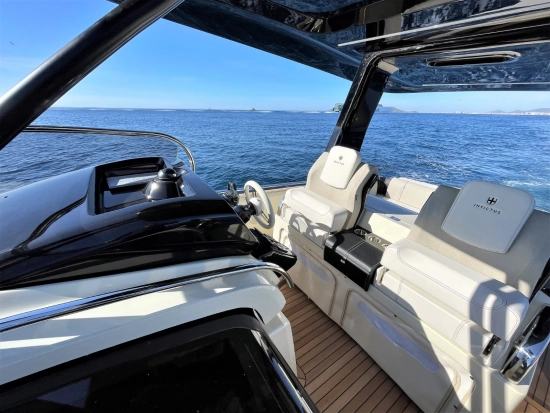 Invictus Yacht GT 320 de segunda mano en venta