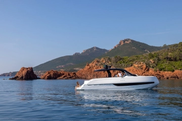 Invictus Yacht TT420 nuova in vendita