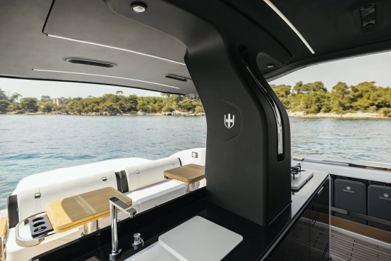 Invictus Yacht TT420 novos à venda