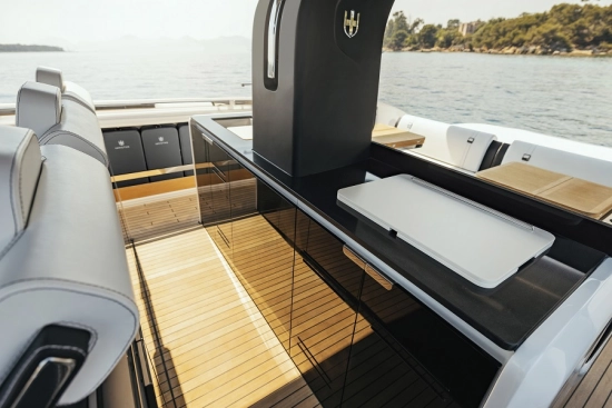 Invictus Yacht TT420 novos à venda