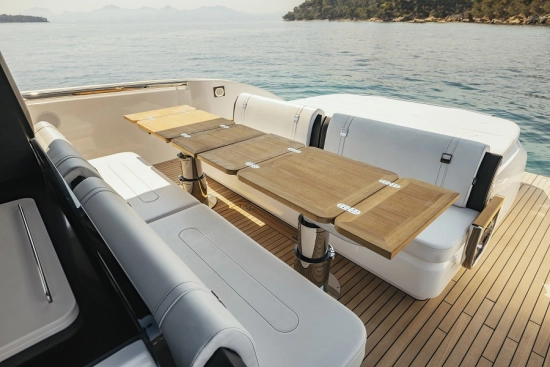 Invictus Yacht TT420 novos à venda