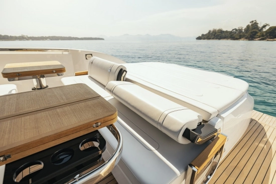 Invictus Yacht TT420 novos à venda