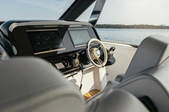 Invictus Yacht TT420 novos à venda