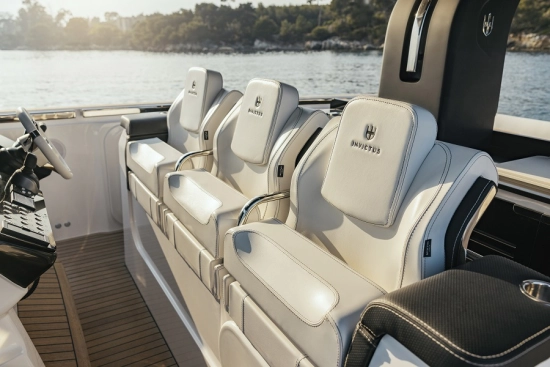 Invictus Yacht TT420 novos à venda