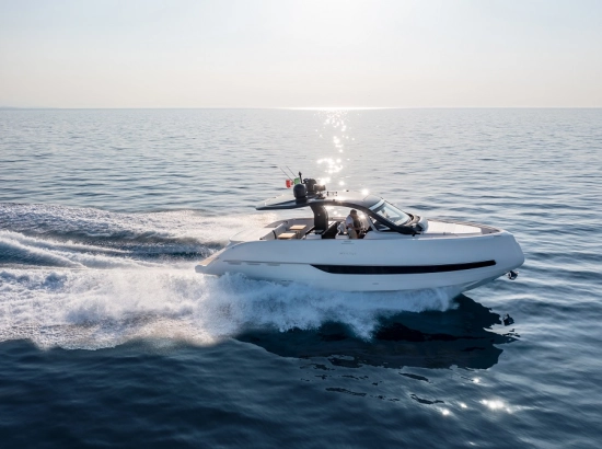 Invictus Yacht TT420 novos à venda