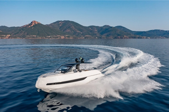Invictus Yacht TT420 novos à venda