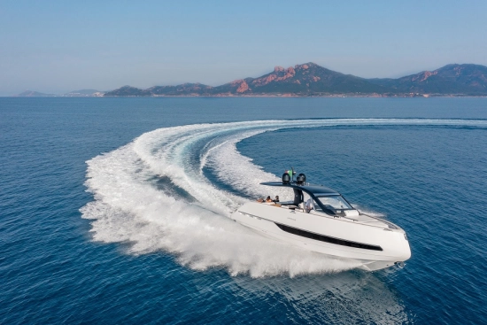 Invictus Yacht TT420 novos à venda