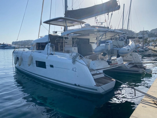 Lagoon 42 preowned for sale