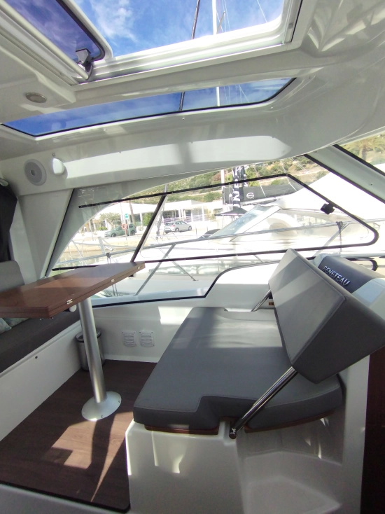 Beneteau Antares 9 usata in vendita