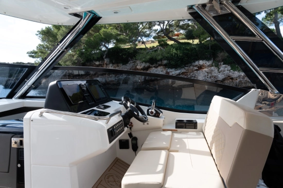 Aquila 32 Sport usata in vendita