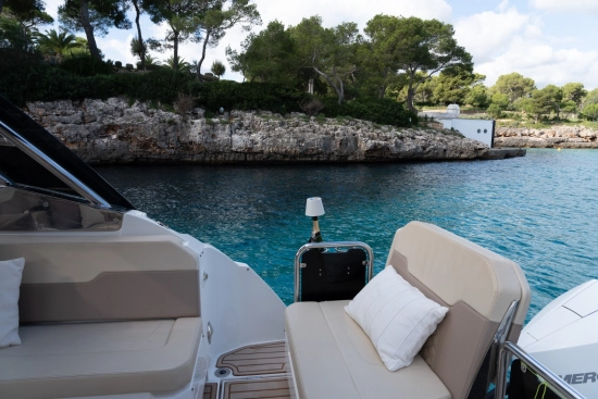 Aquila 32 Sport usata in vendita