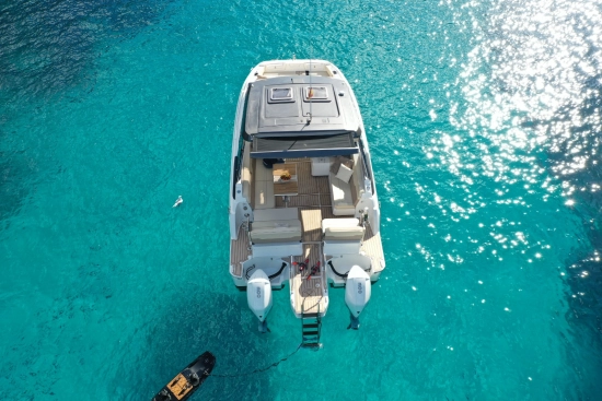 Aquila 32 Sport usata in vendita