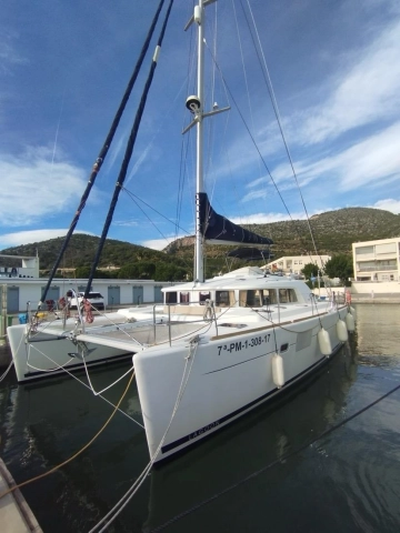 Lagoon 440 usata in vendita