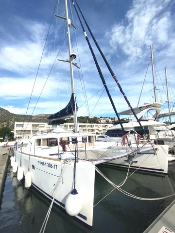 Lagoon 440 usata in vendita